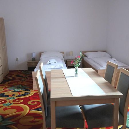 Zamecky Penzion Valašské Meziříčí Bagian luar foto