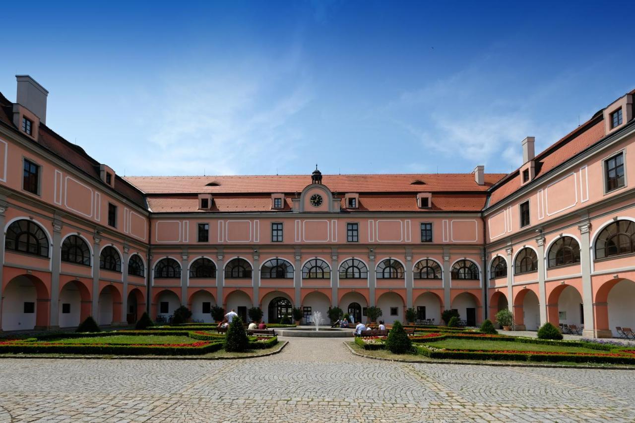 Zamecky Penzion Valašské Meziříčí Bagian luar foto